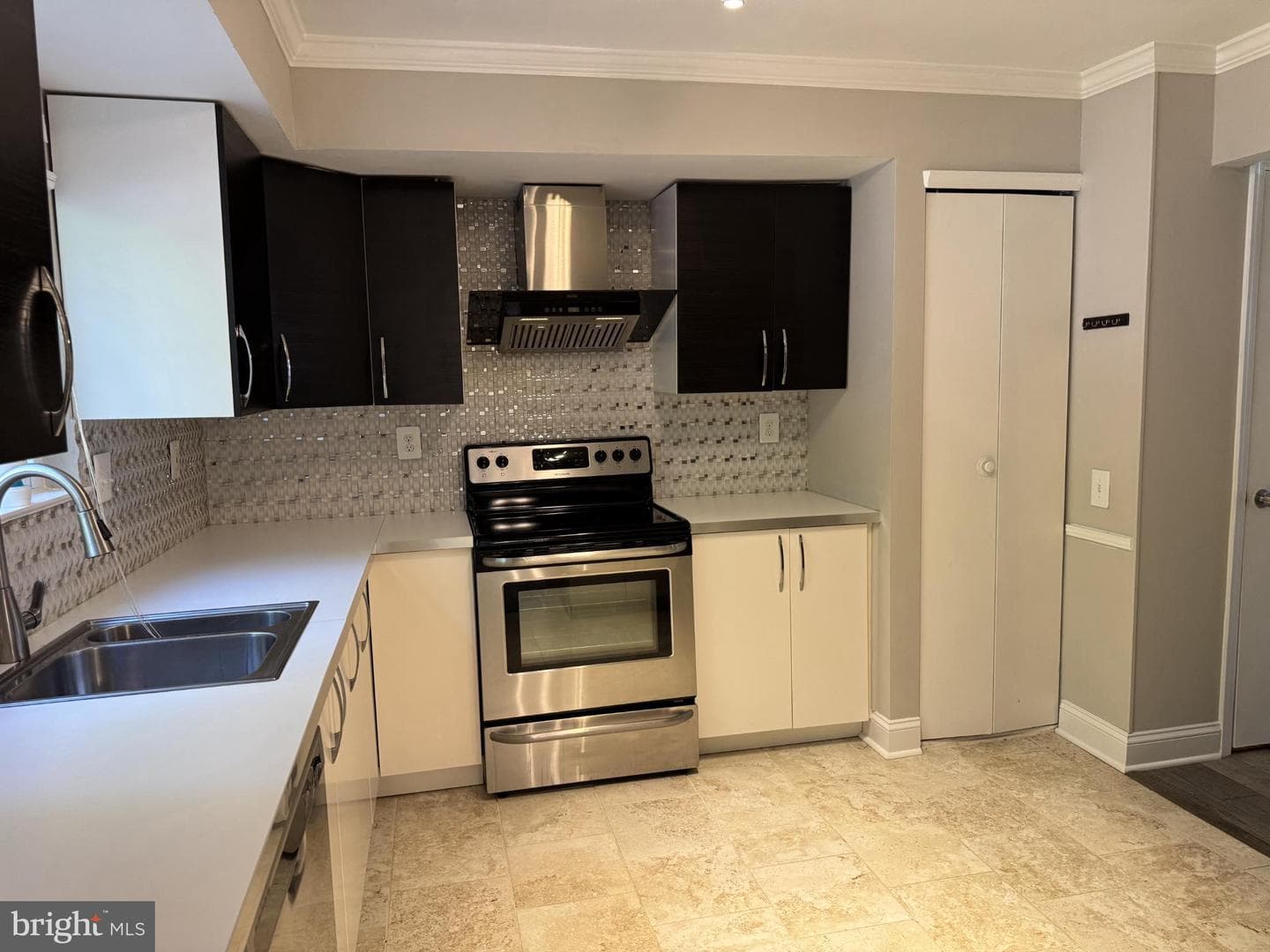 2509 Robinson Place photo 10