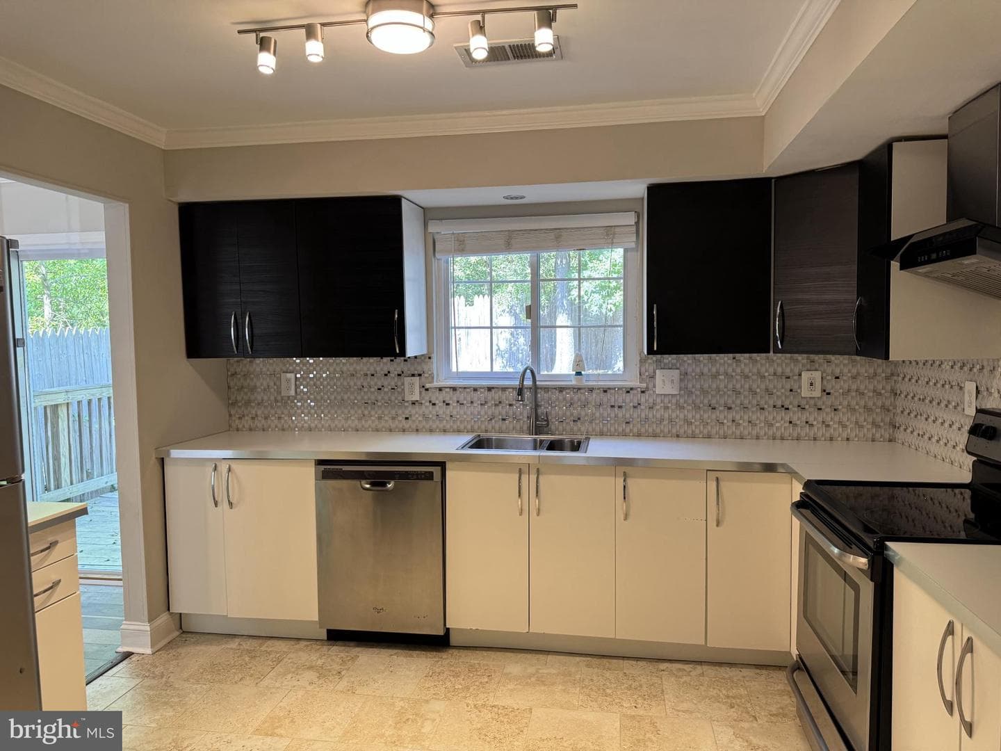 2509 Robinson Place photo 12