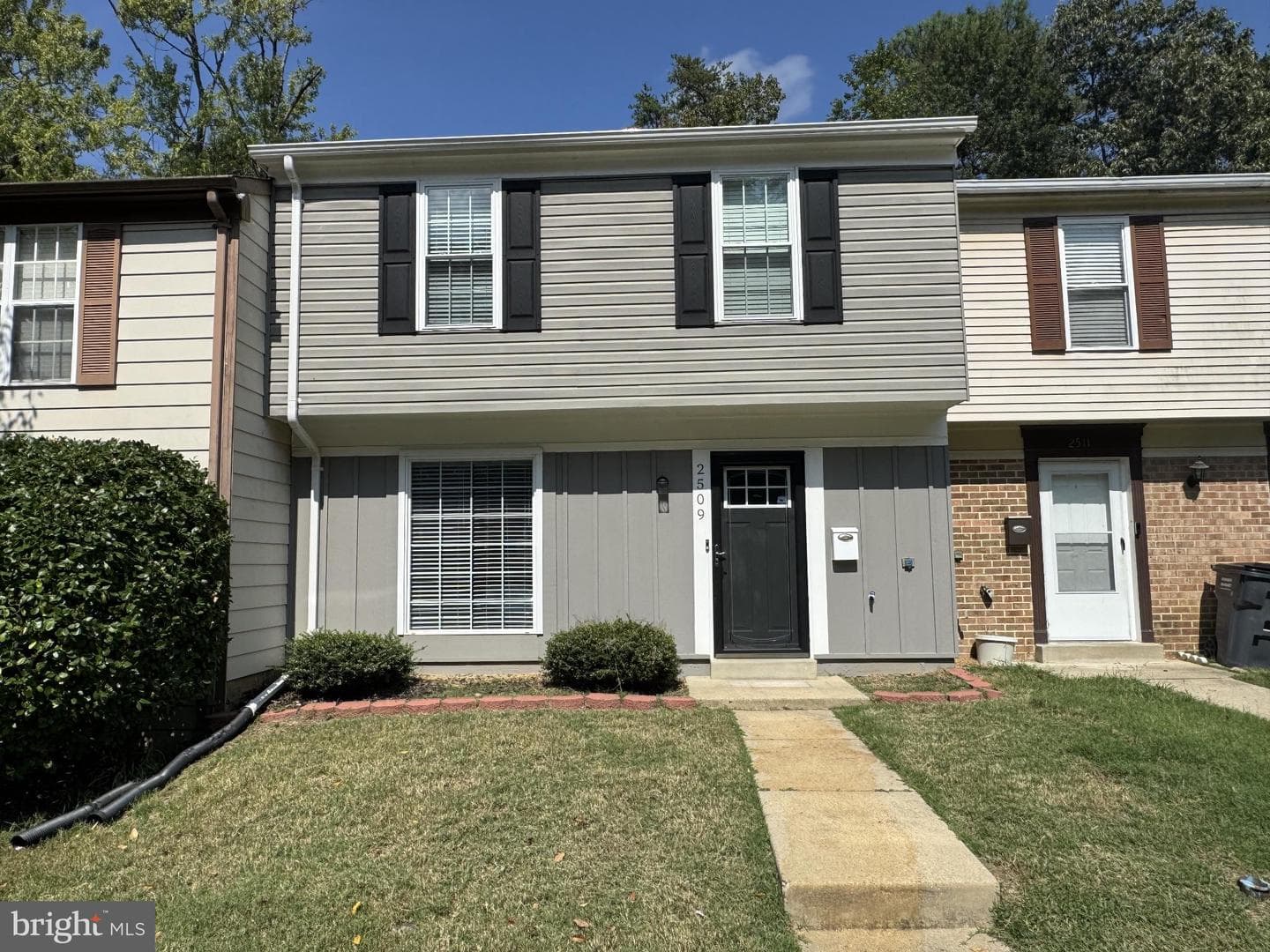 2509 Robinson Place photo 2