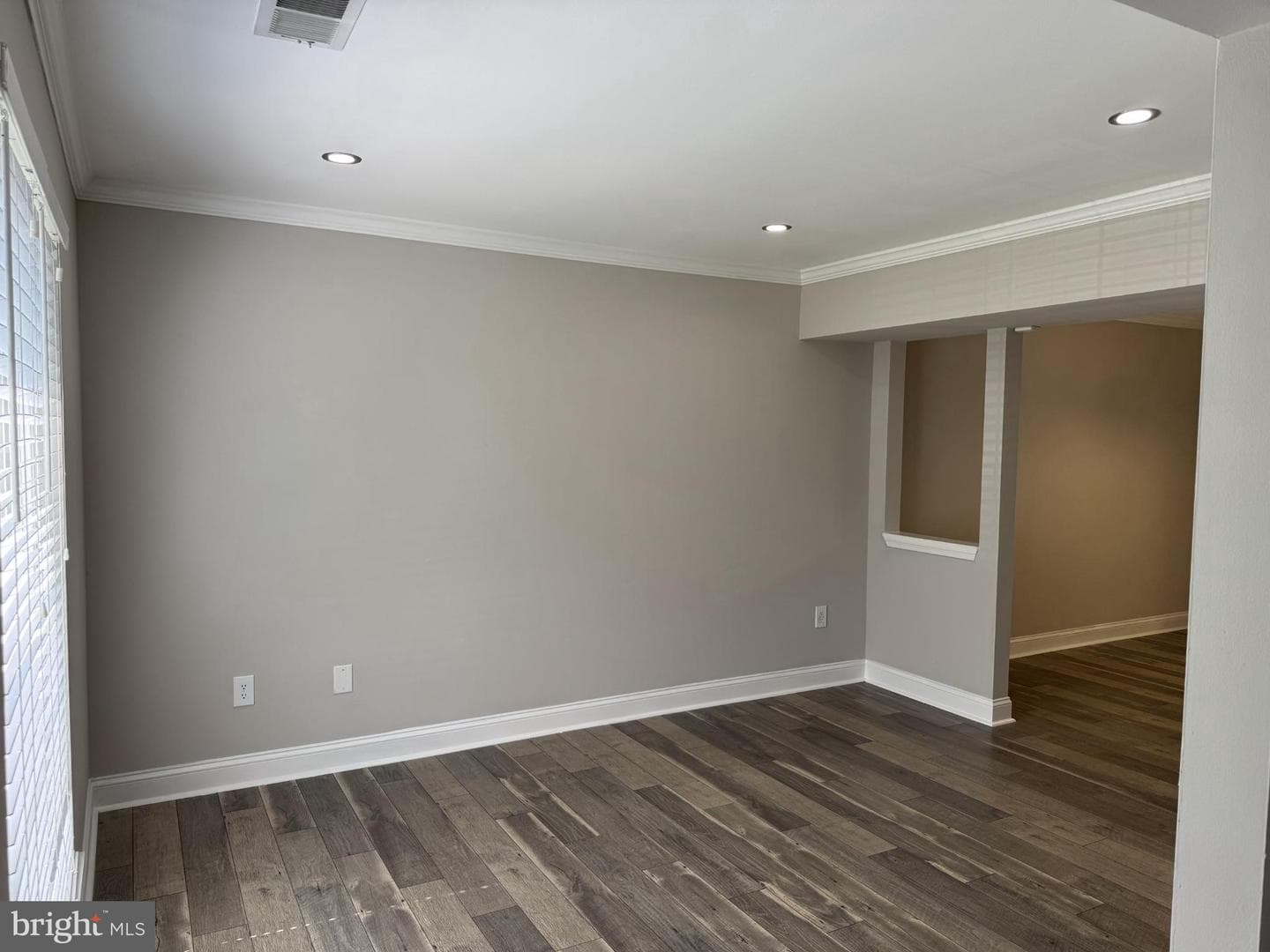 2509 Robinson Place photo 4