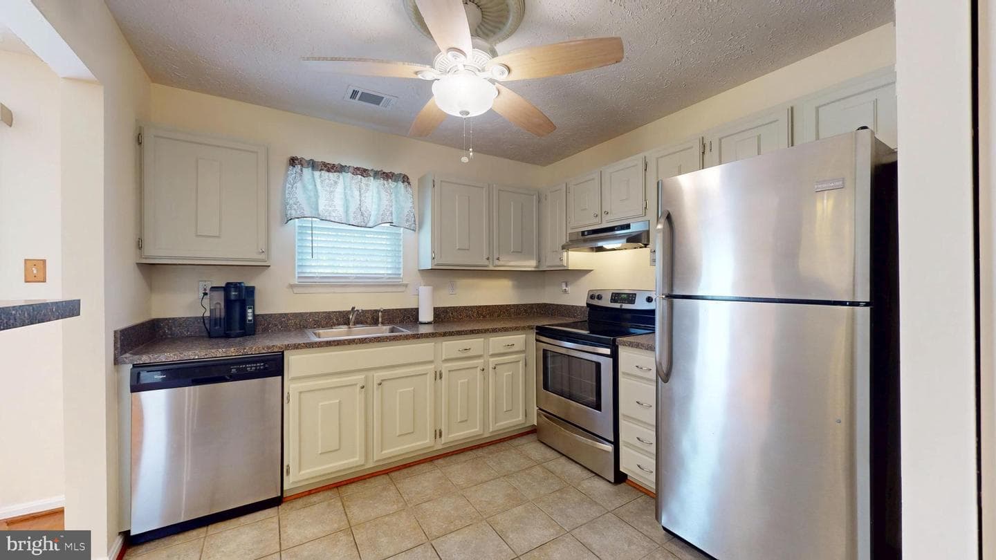 21 Meadowside Court photo 2