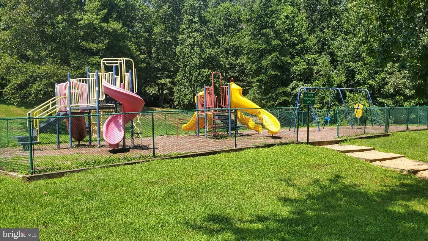21 Meadowside Court photo 33