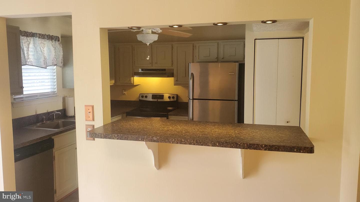 21 Meadowside Court photo 9