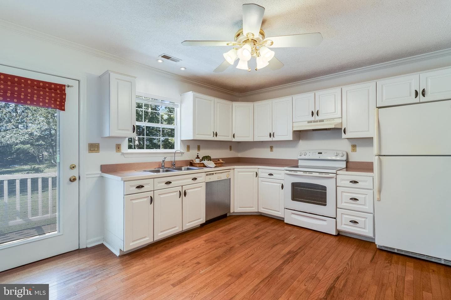 7575 Dolly Drive photo 29