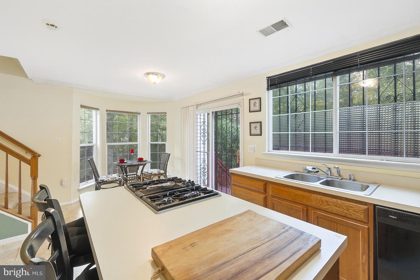 2865 Waters Edge Court photo 18