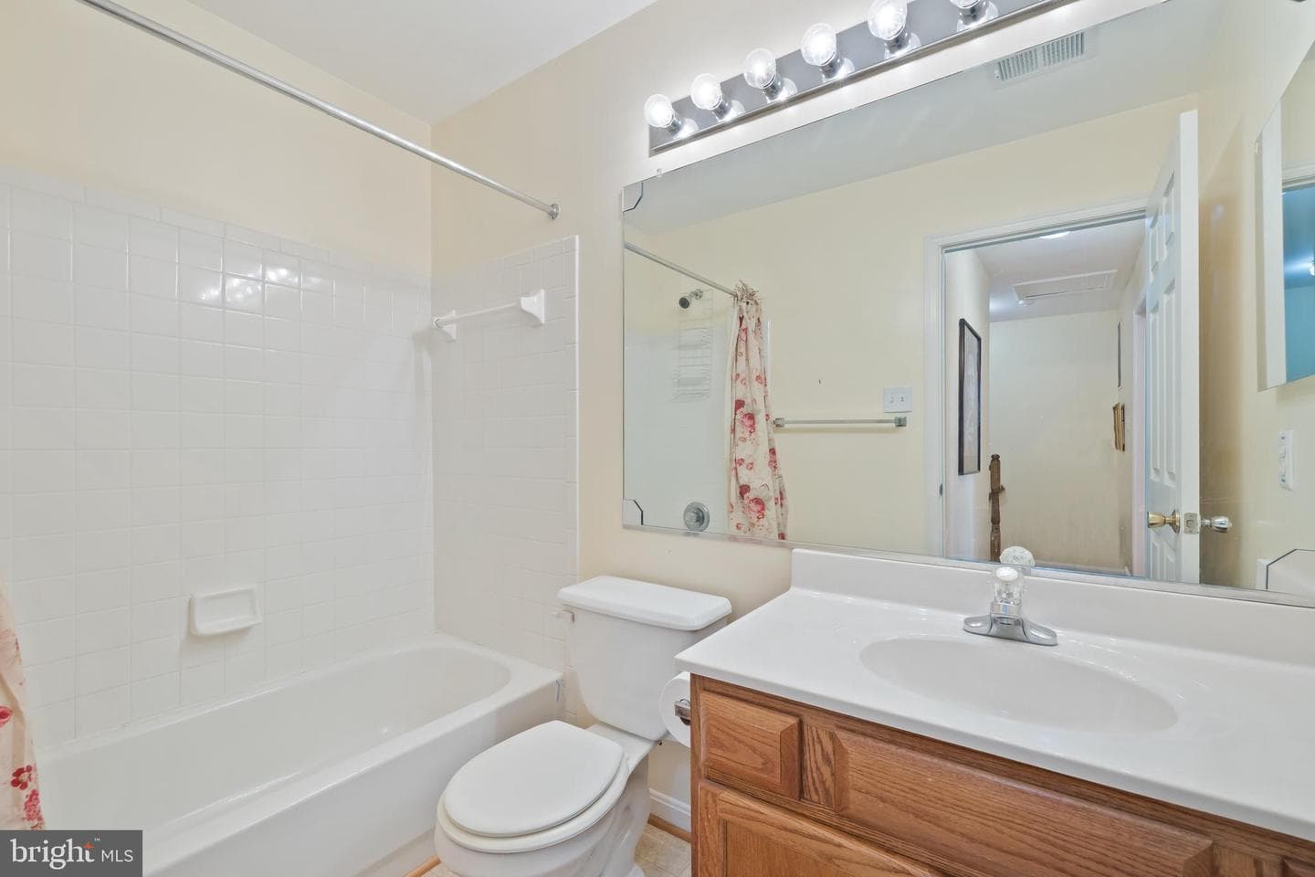 2865 Waters Edge Court photo 25