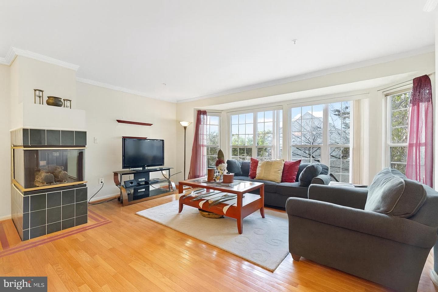 2865 Waters Edge Court photo 8