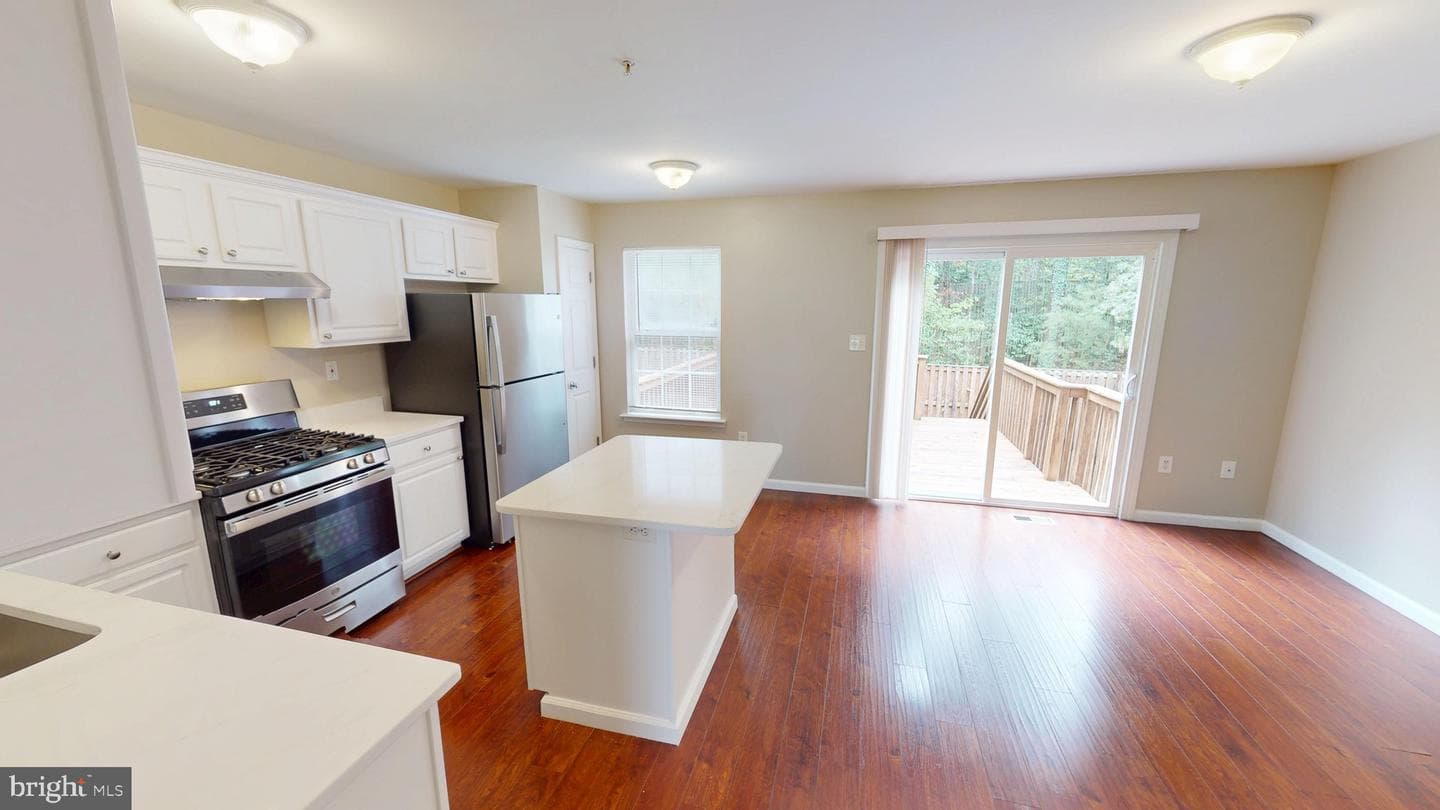 10611 Riva Place photo 22