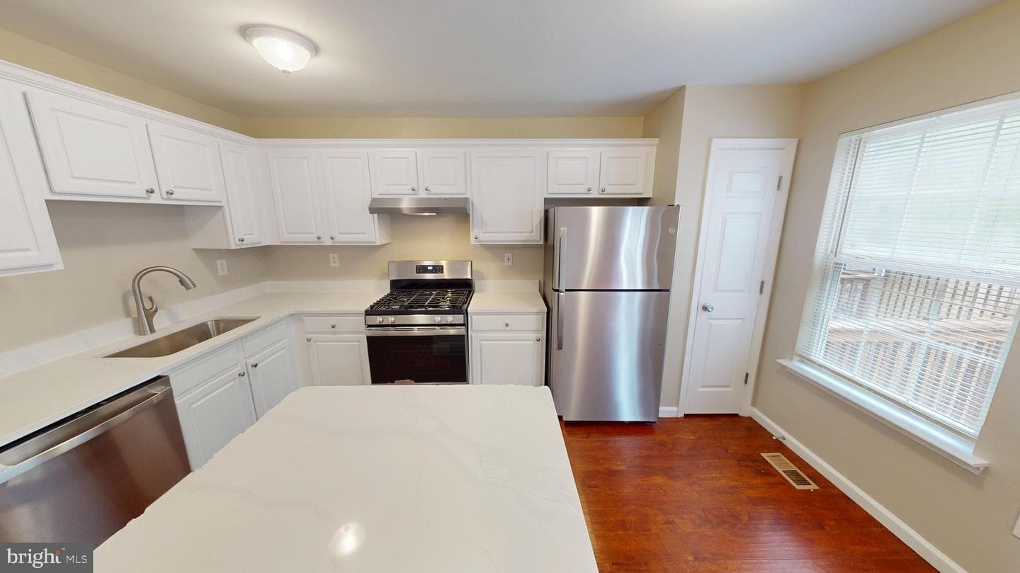 10611 Riva Place photo 24