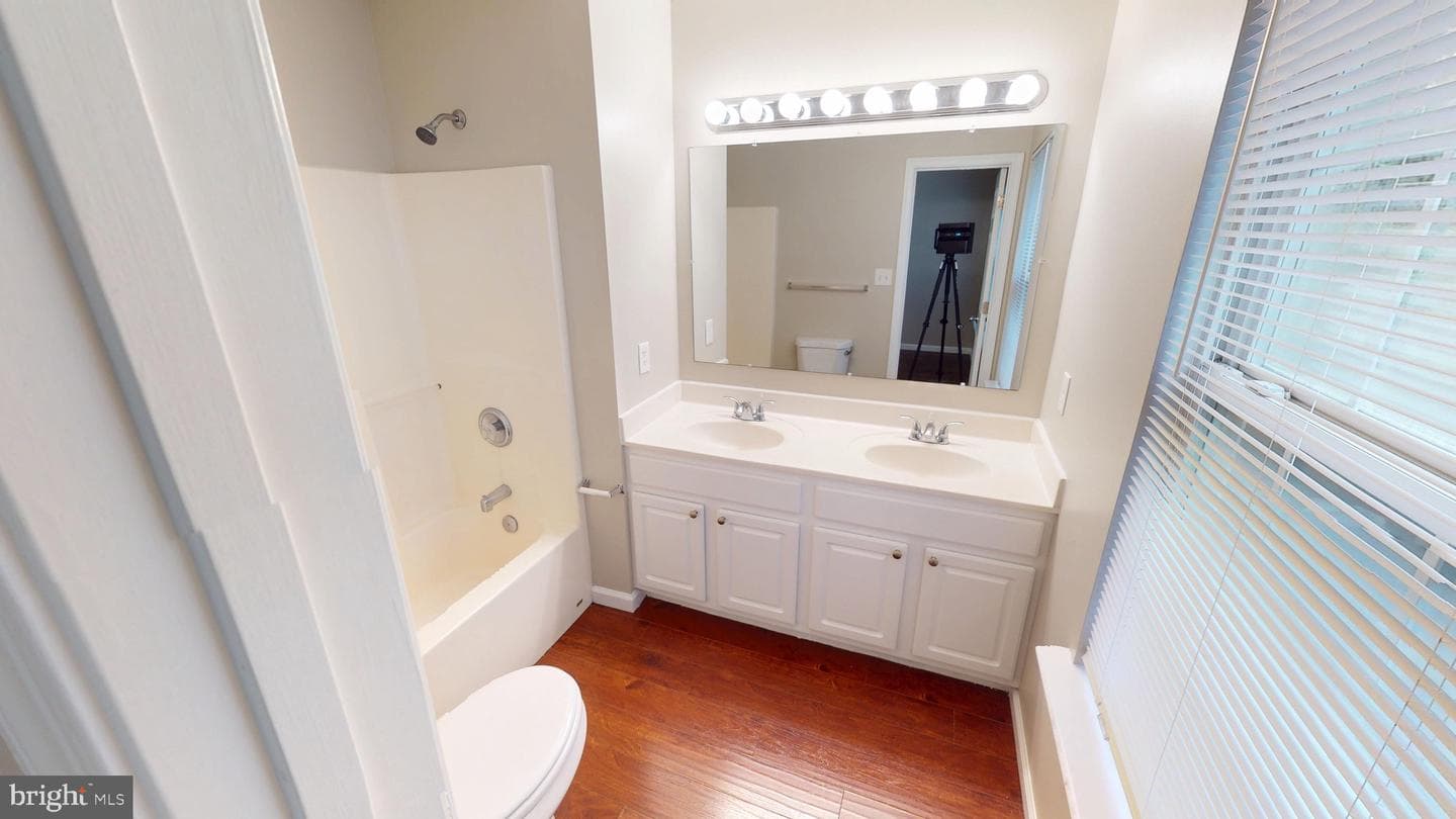 10611 Riva Place photo 40