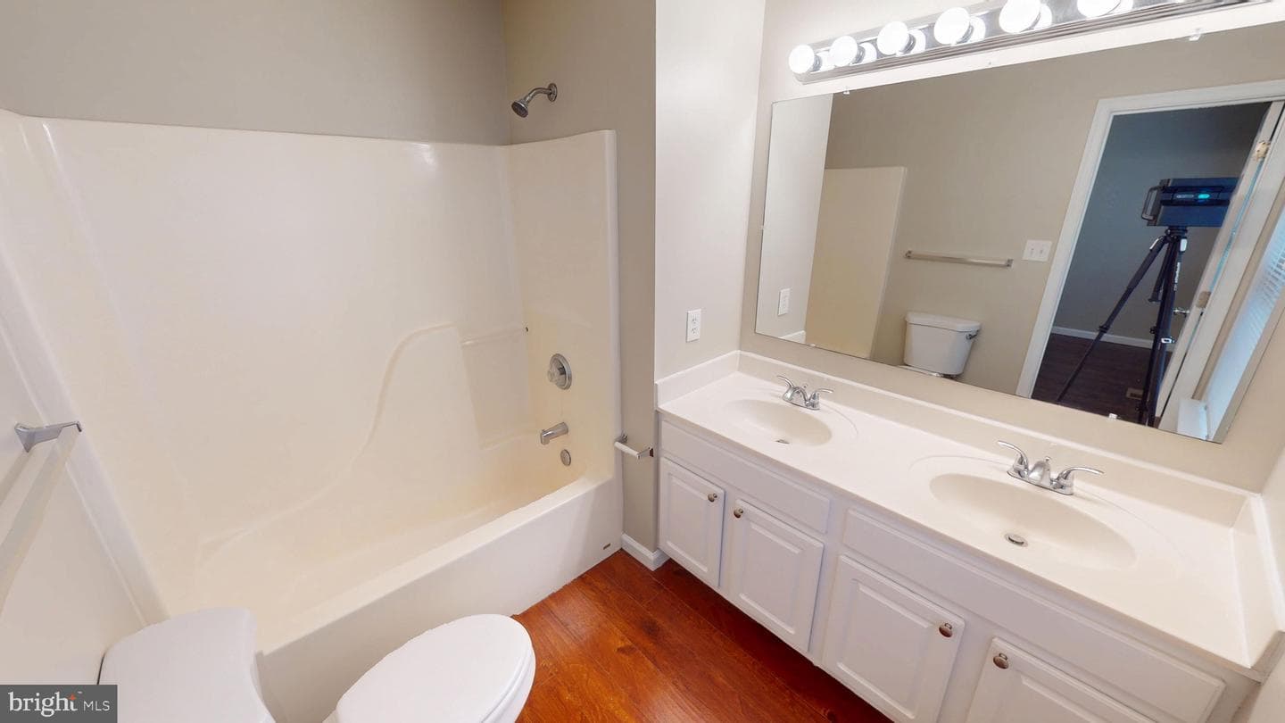 10611 Riva Place photo 41
