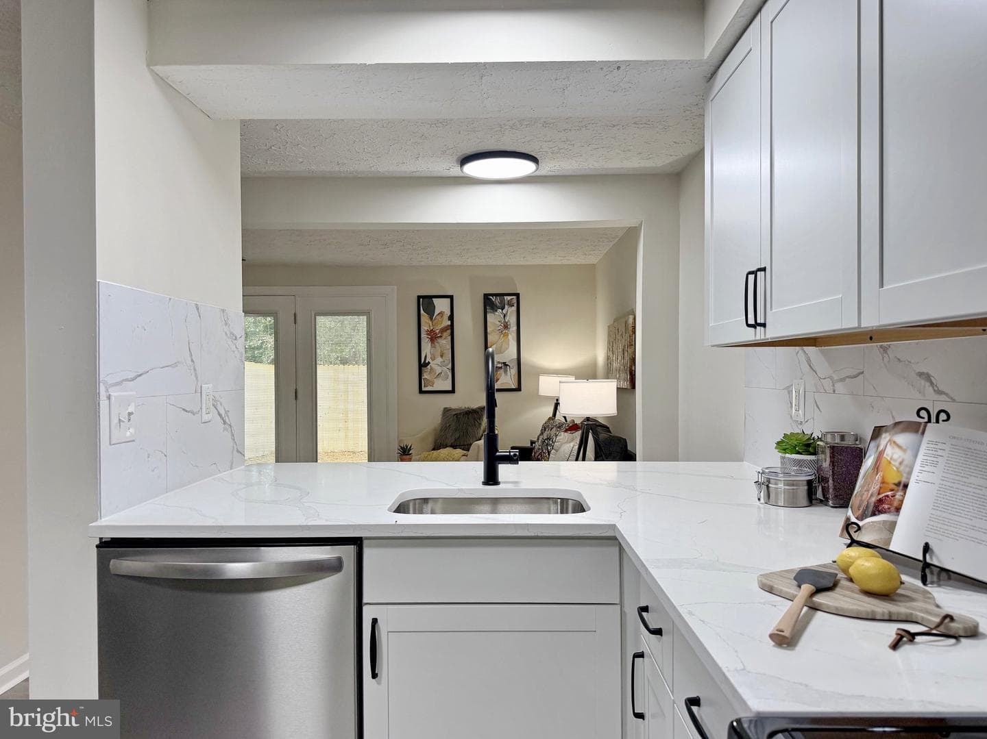 1610 Pin Oak Drive photo 8