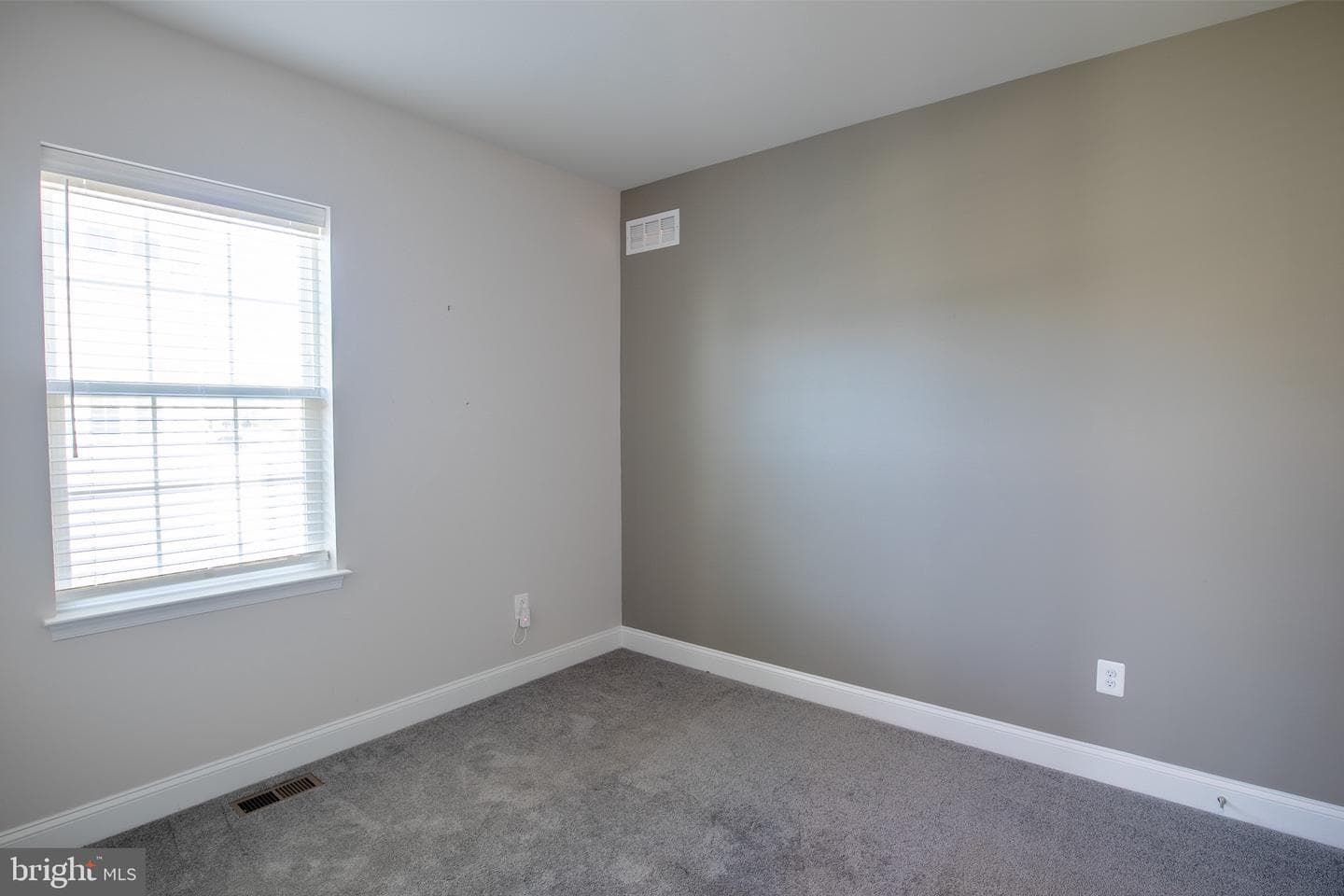 4550 Shakespeare Circle photo 13