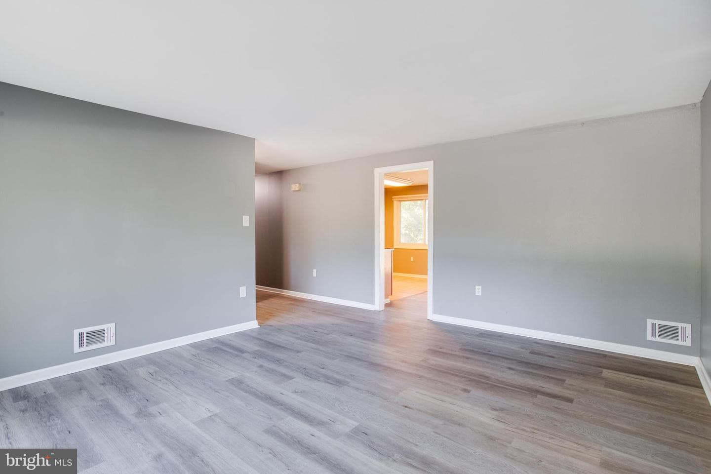 2914 Sandwich Drive photo 16