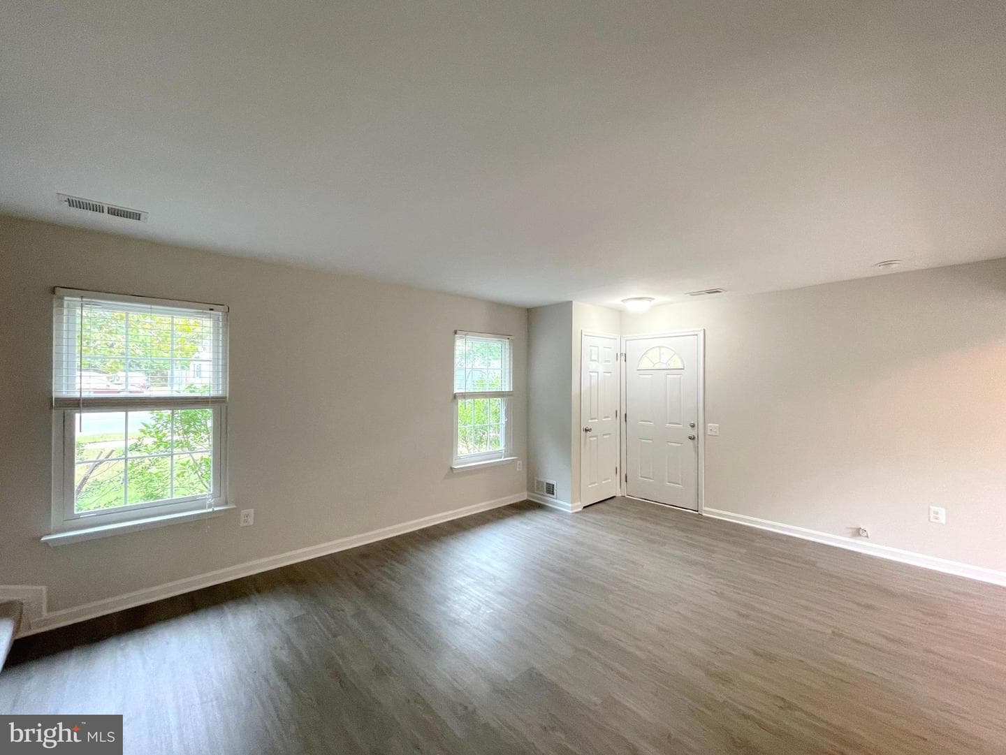 717 Barrington Drive photo 2