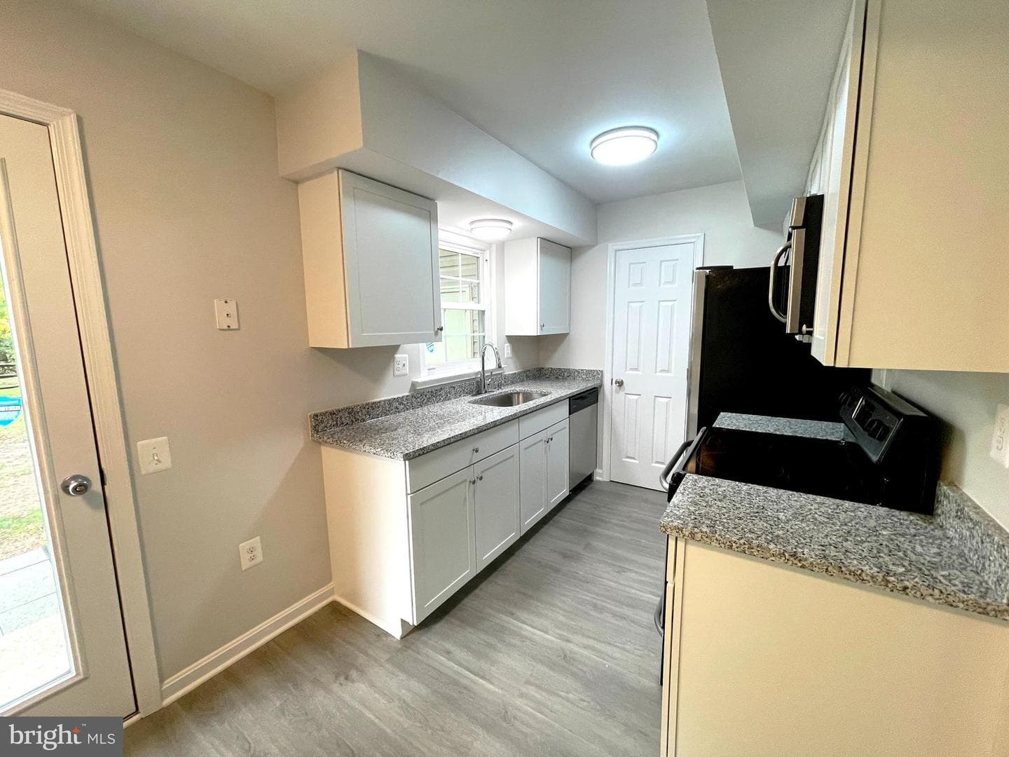 717 Barrington Drive photo 7