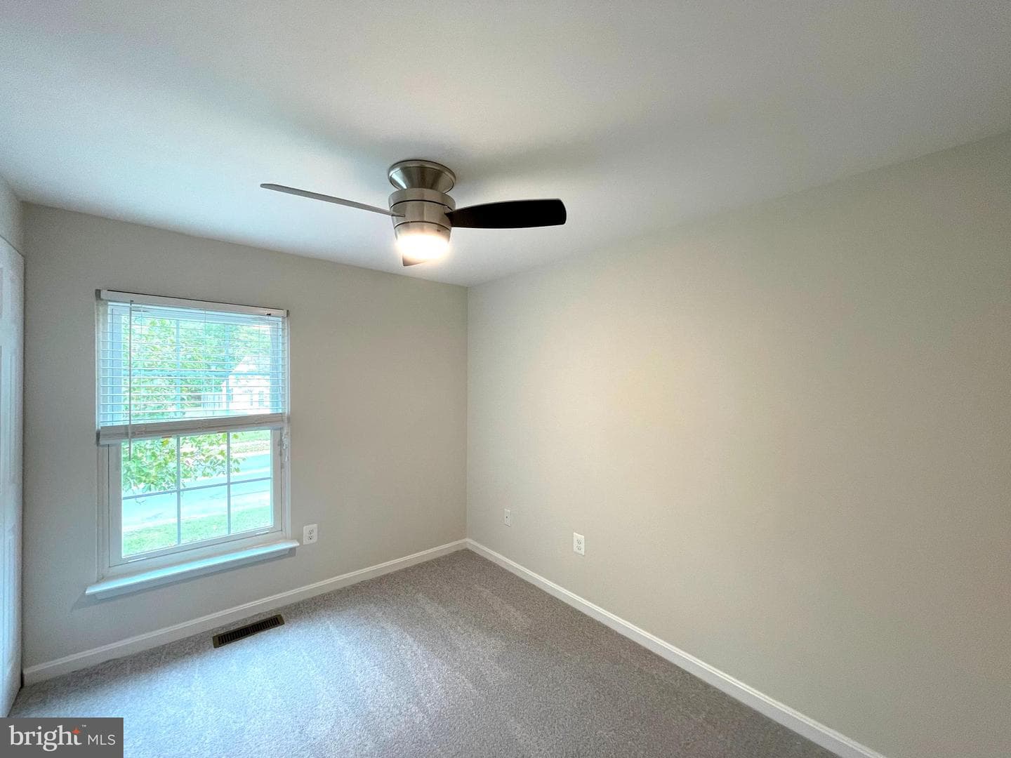 717 Barrington Drive photo 9