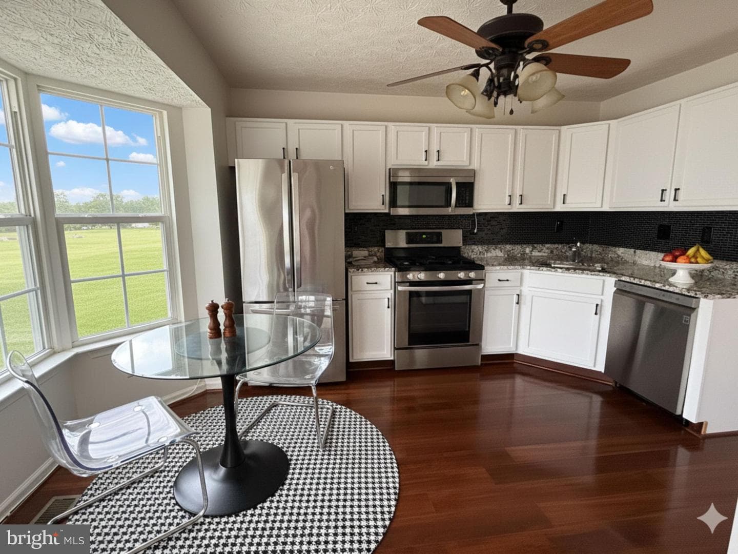 5829 Monmouth Court photo 4