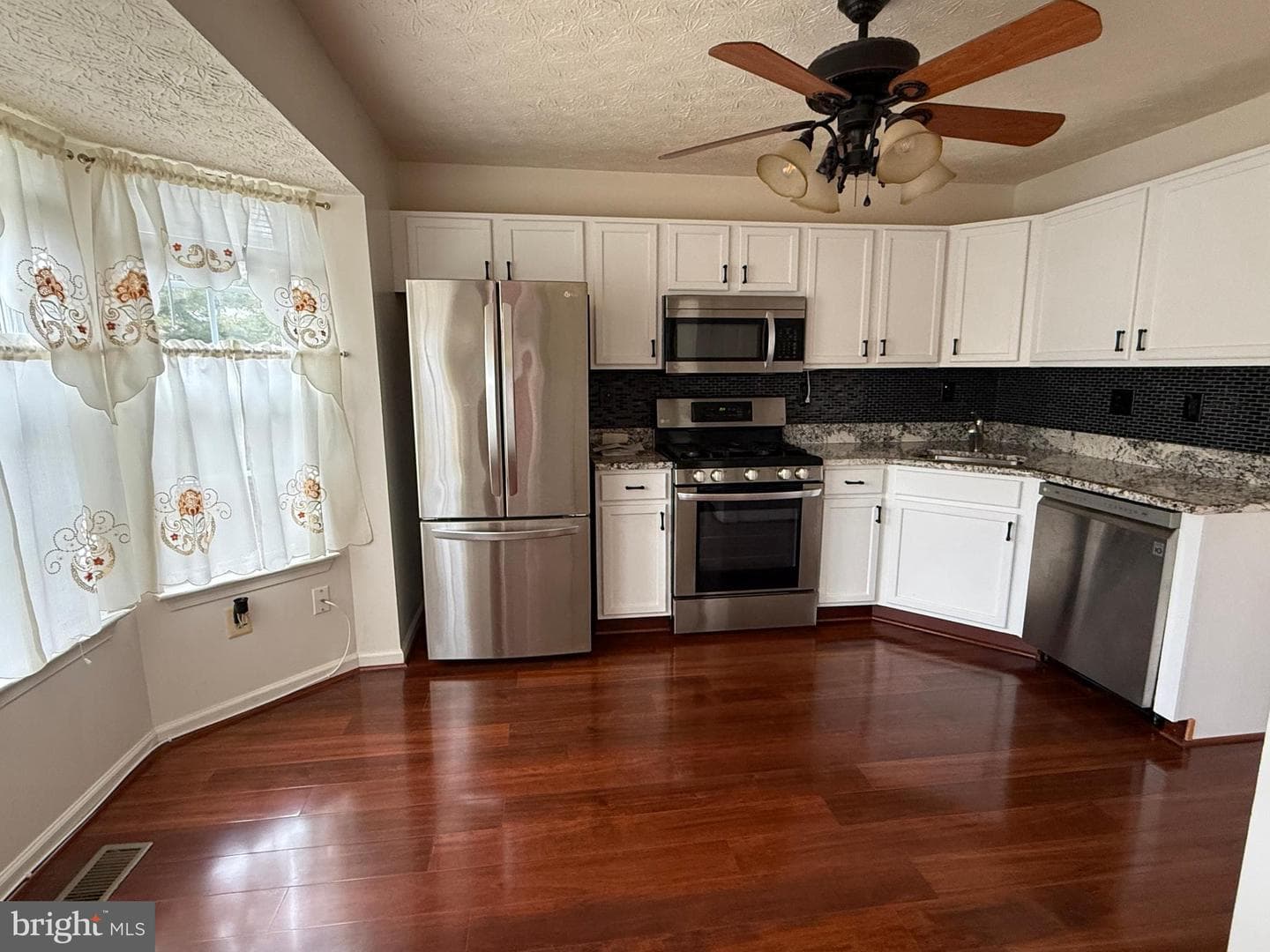 5829 Monmouth Court photo 5