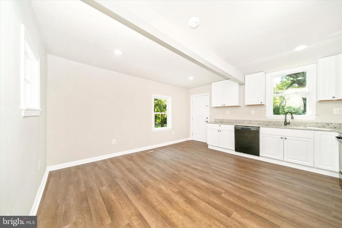 21 Mattingly Avenue photo 12