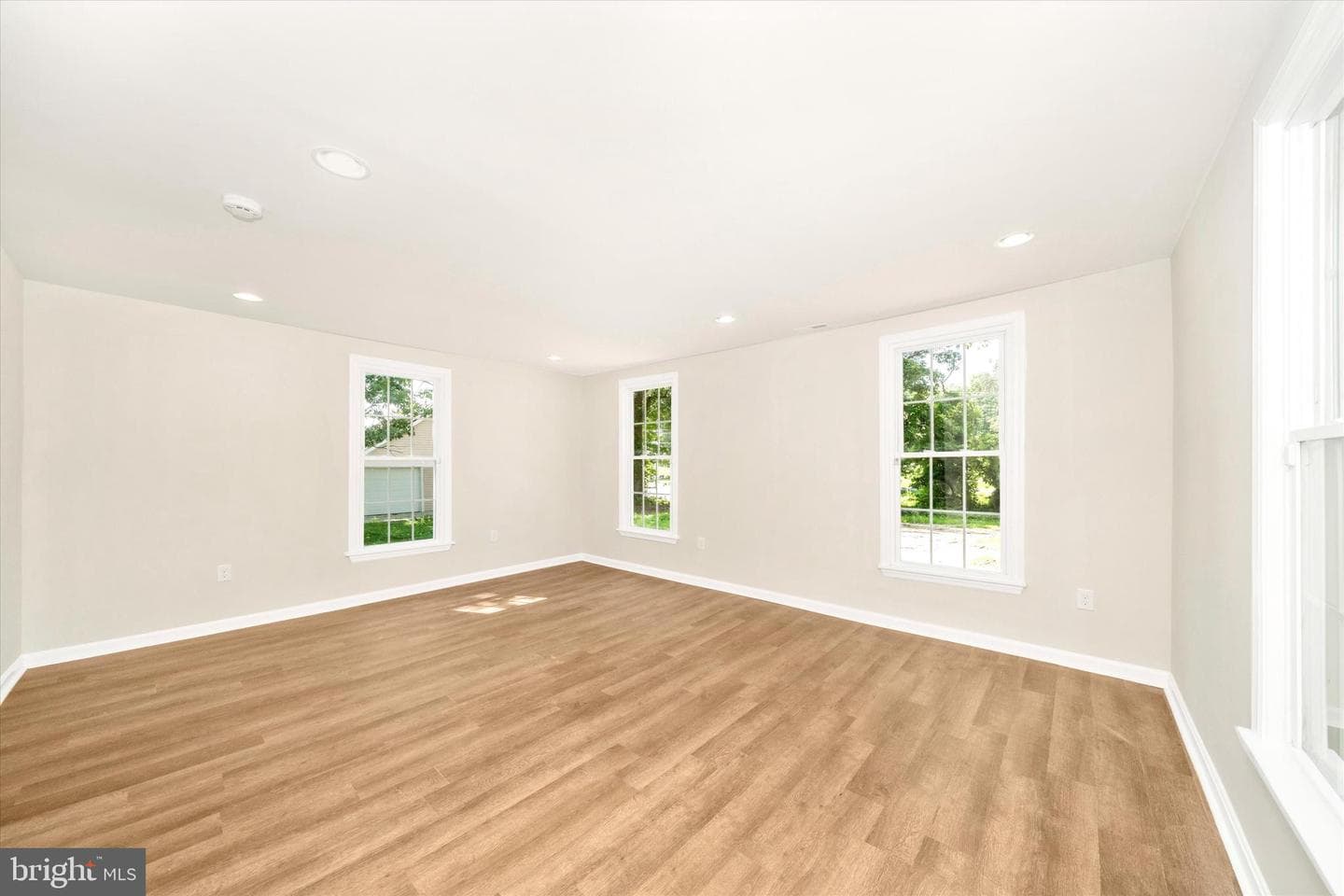 21 Mattingly Avenue photo 16