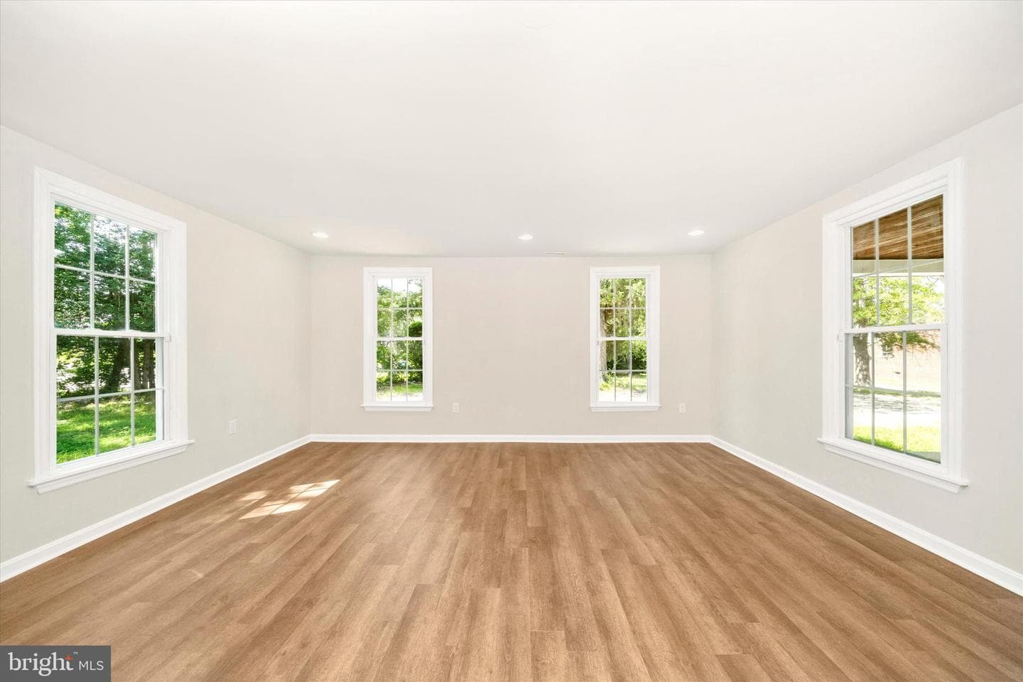 21 Mattingly Avenue photo 18