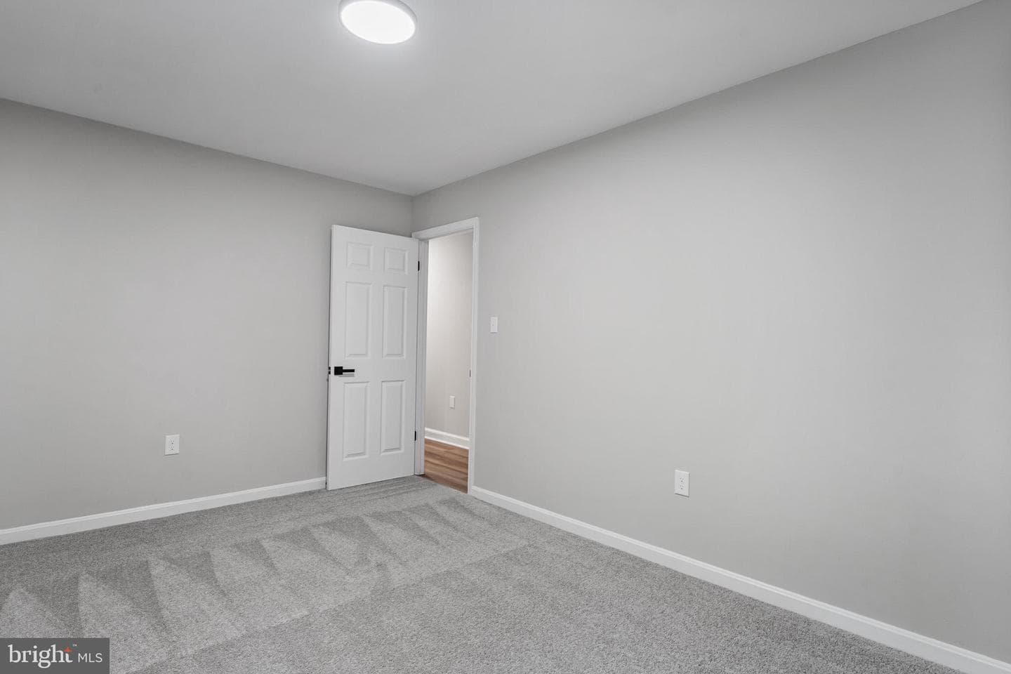 8709 Fendley Way photo 32