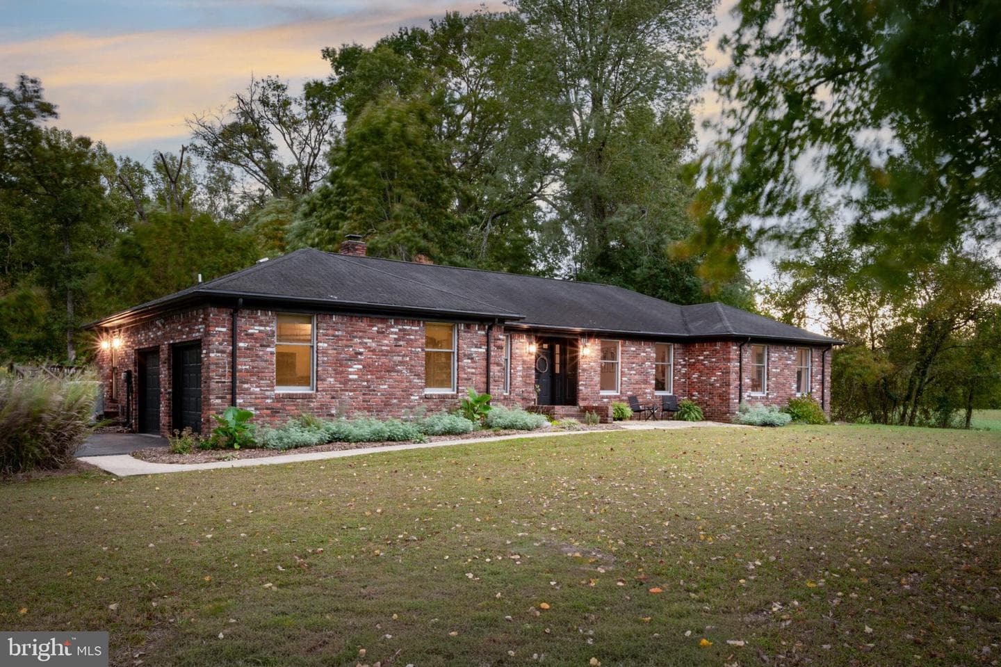 5915 River Road photo 1