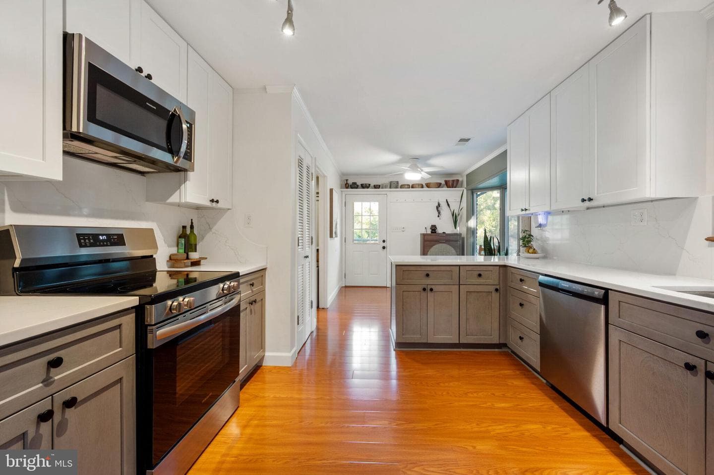 5915 River Road photo 14