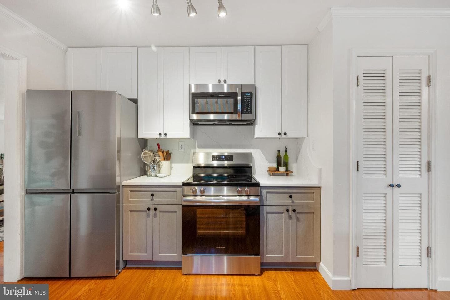 5915 River Road photo 17