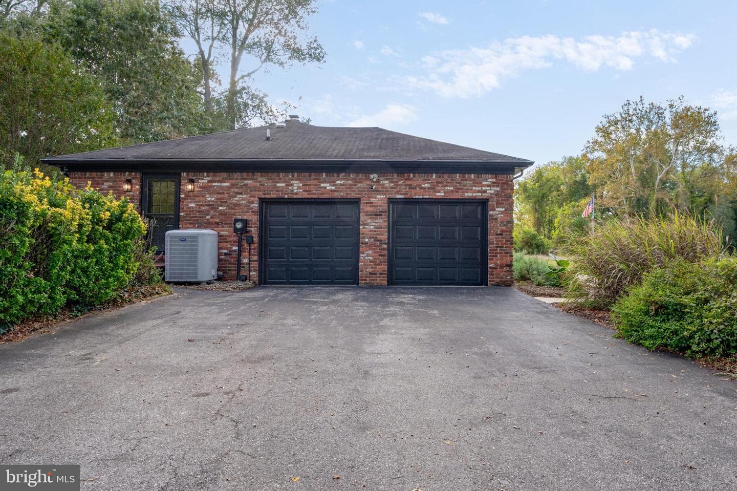 5915 River Road photo 43