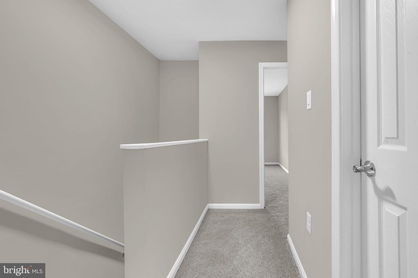 13 King James Place photo 12