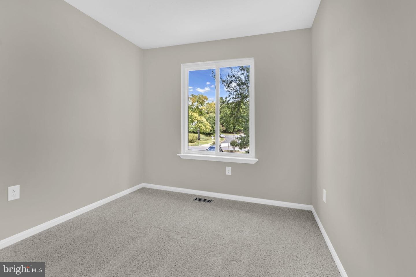 13 King James Place photo 17