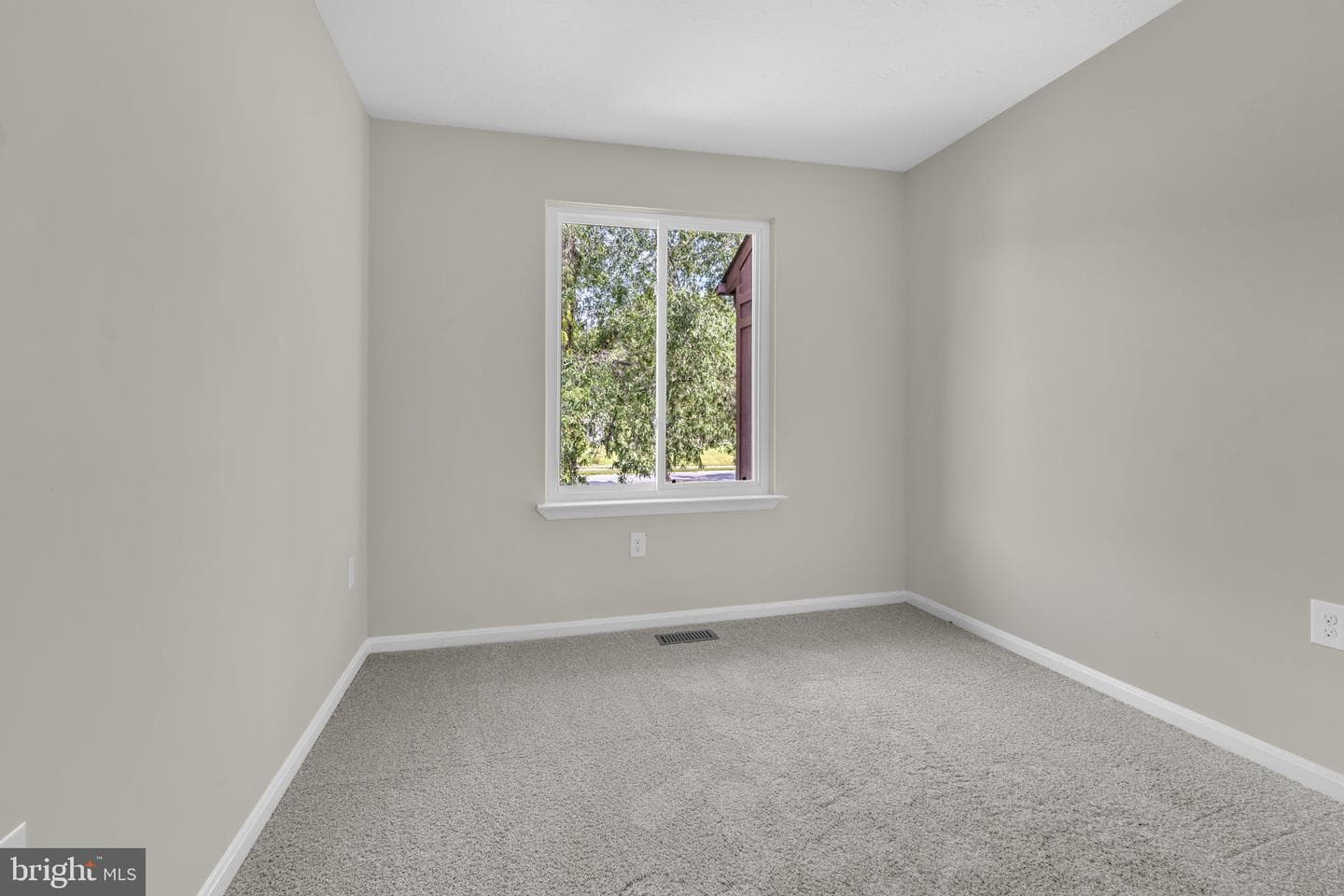 13 King James Place photo 19