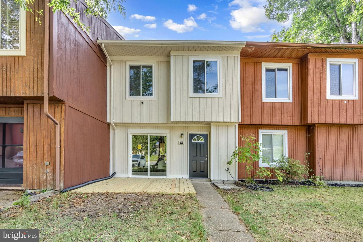 13 King James Place photo 2