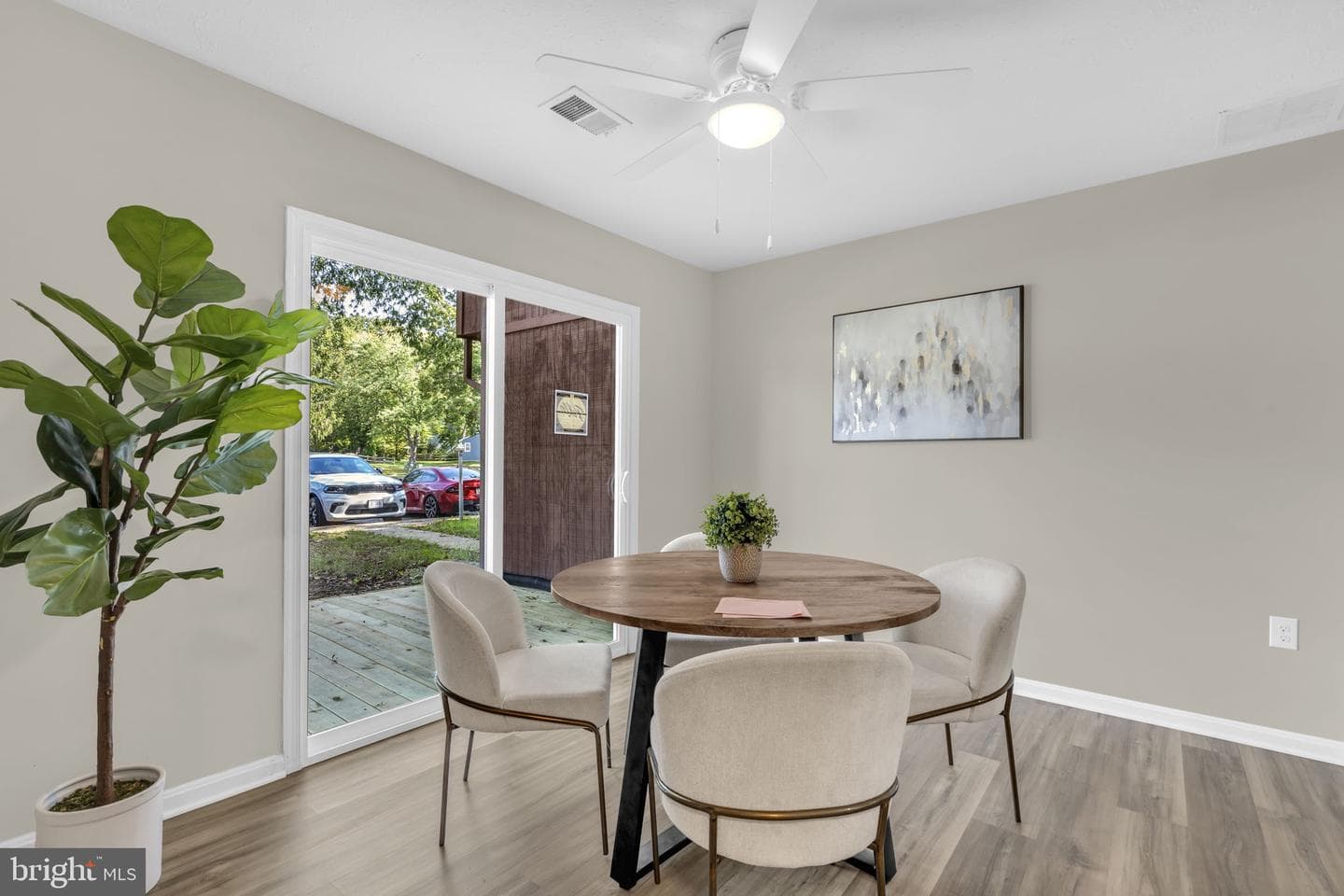 13 King James Place photo 9