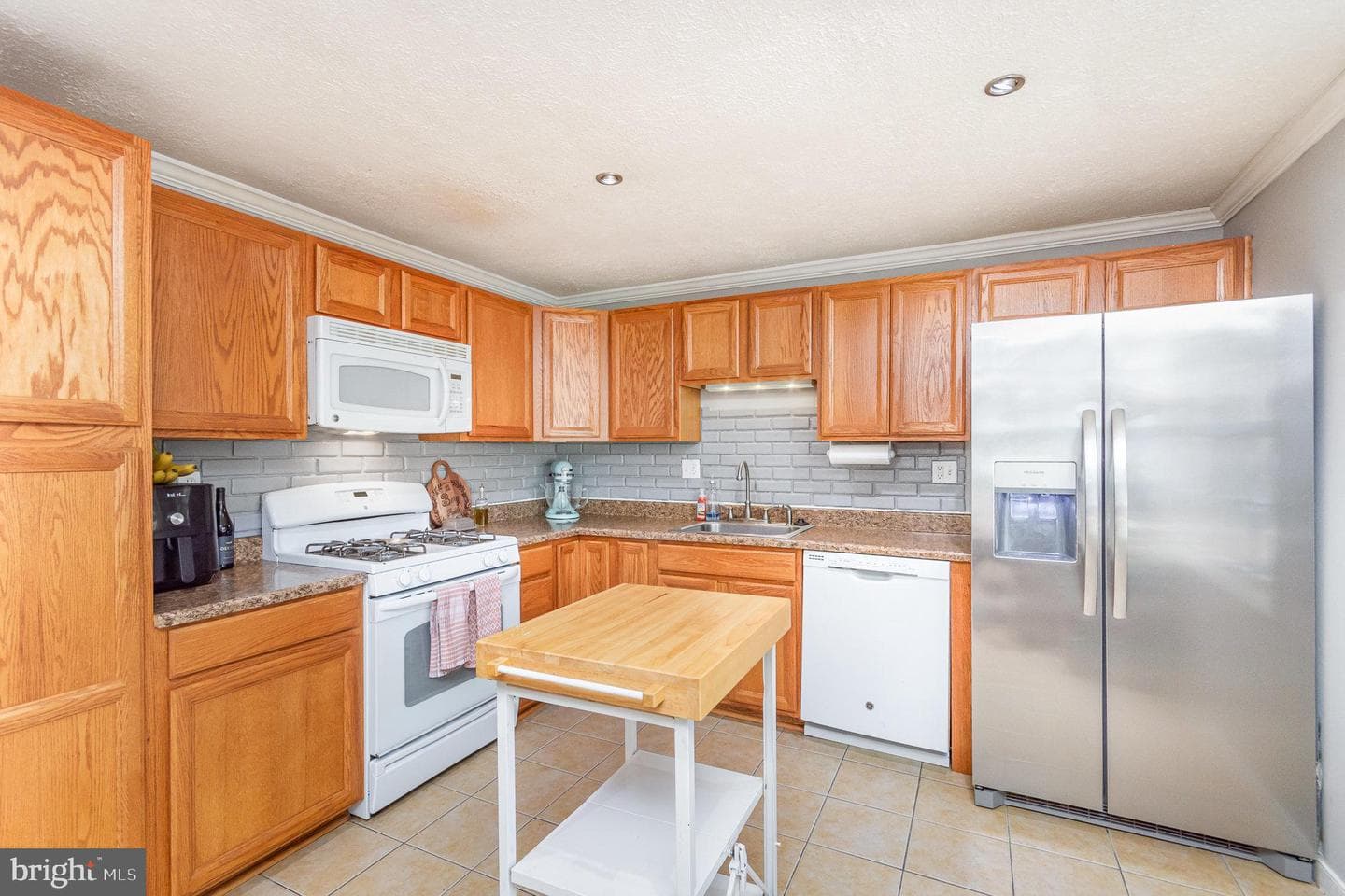 4208 Sandwich Circle photo 11