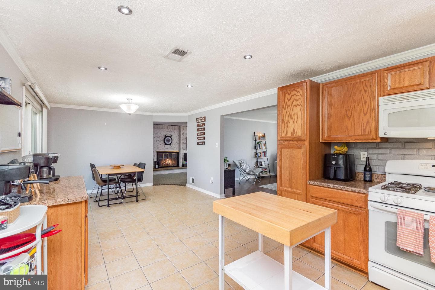 4208 Sandwich Circle photo 13