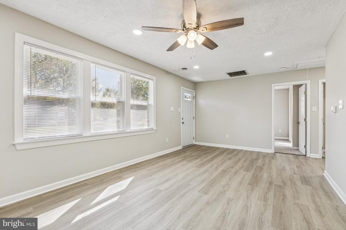12816 Thompson Drive photo 10