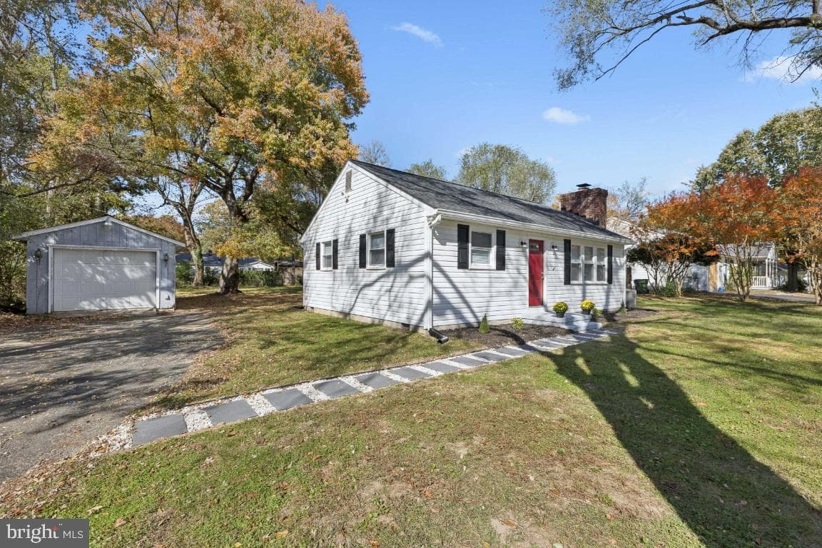 12816 Thompson Drive photo 3