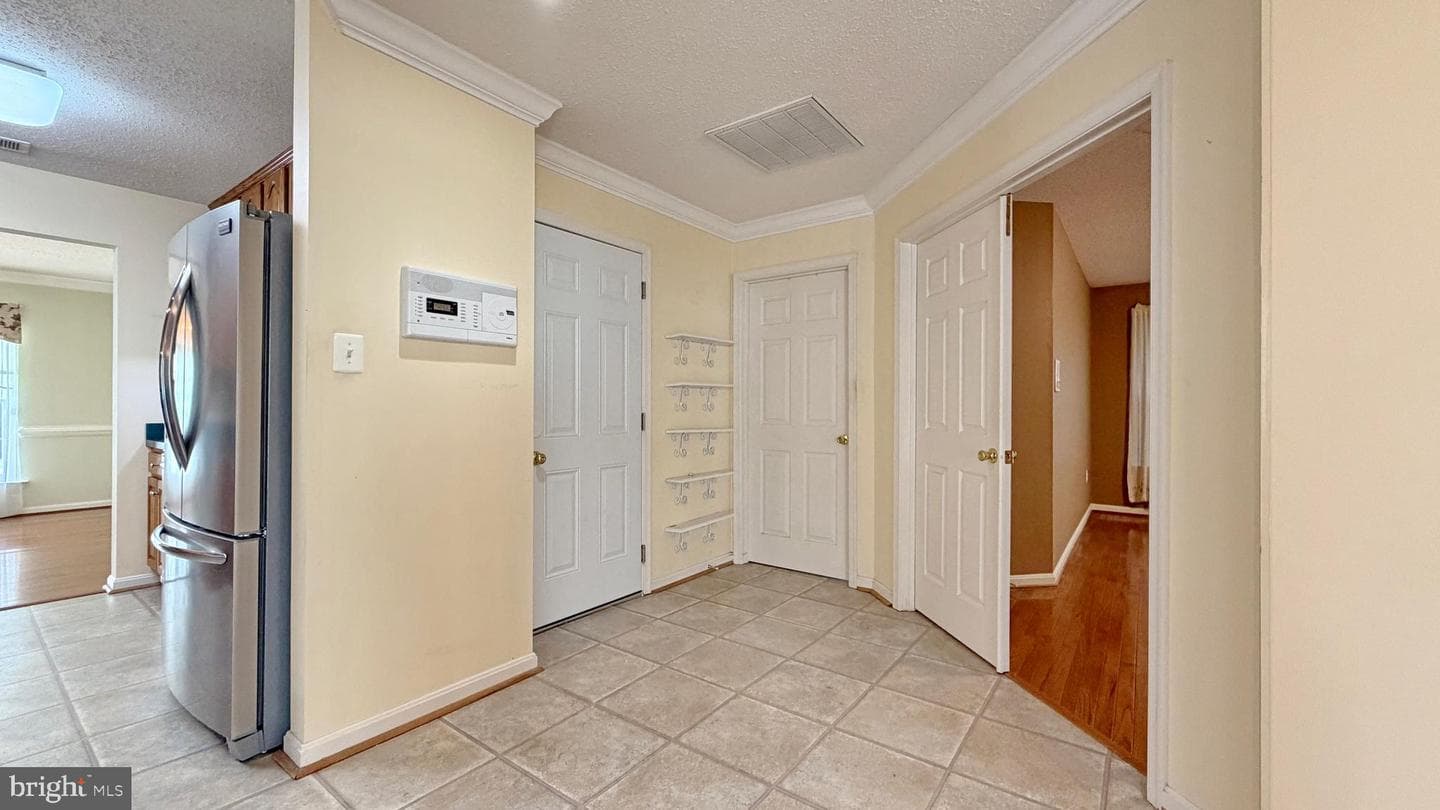 98 Oriole Lane photo 17