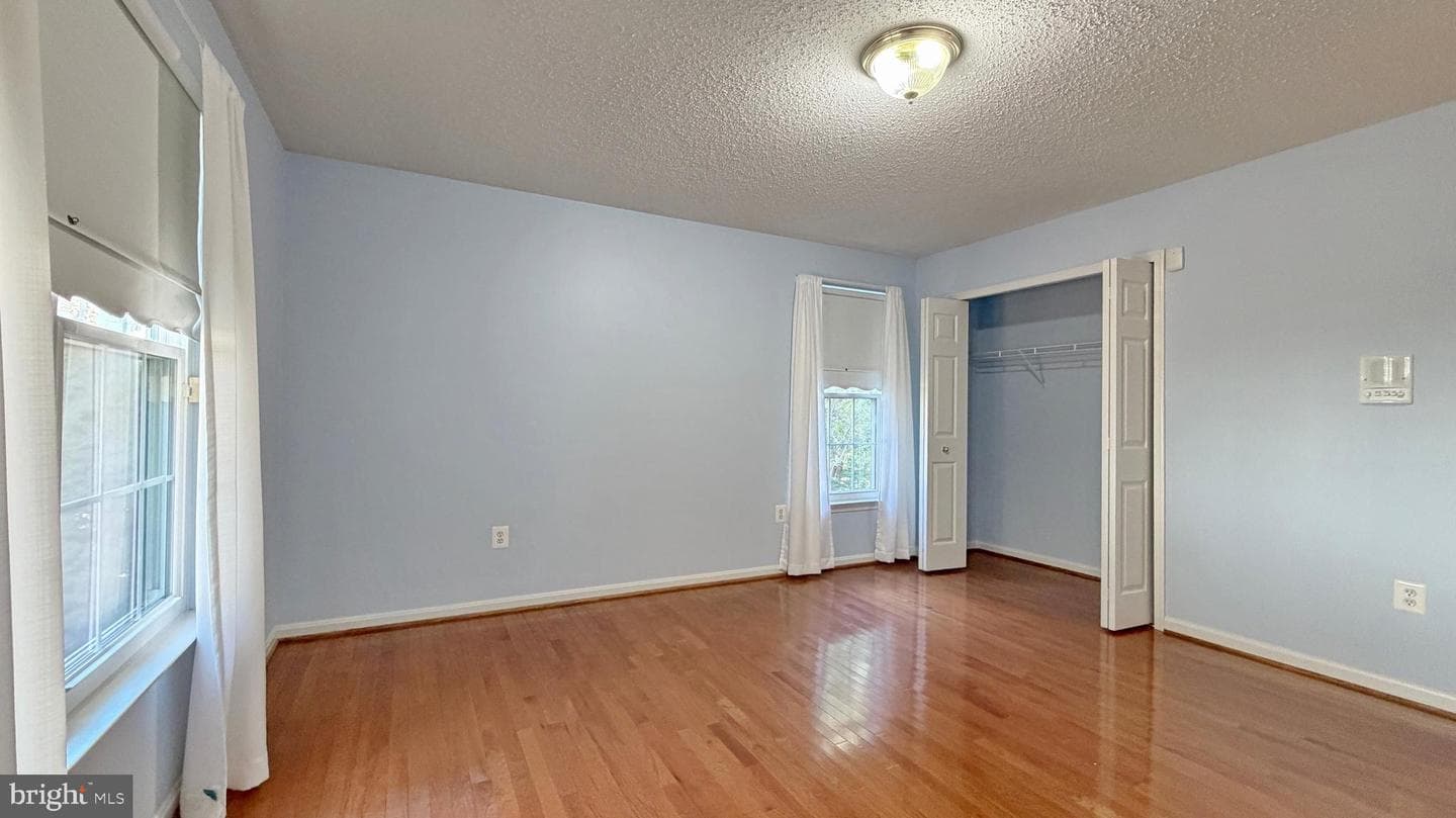 98 Oriole Lane photo 31