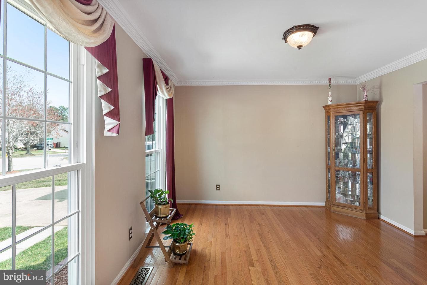 4609 Queens Grove Street photo 11