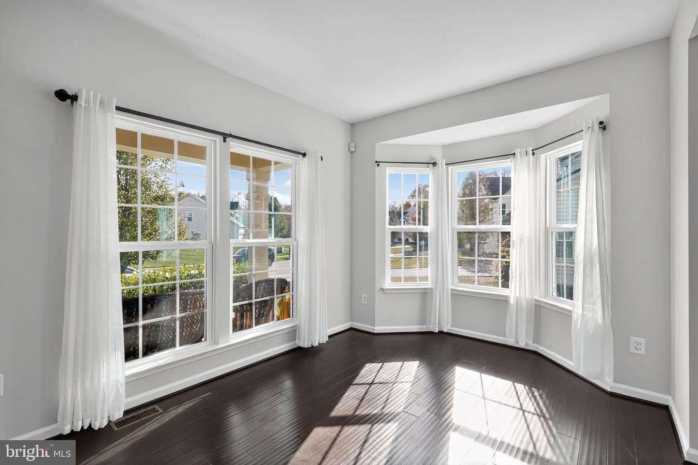 9340 Rock Lynn Circle photo 2