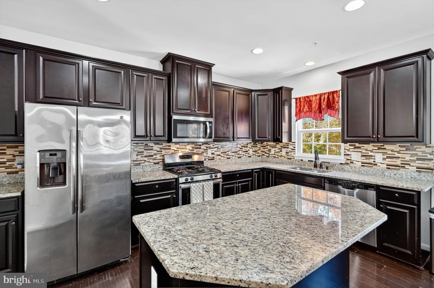 9340 Rock Lynn Circle photo 4