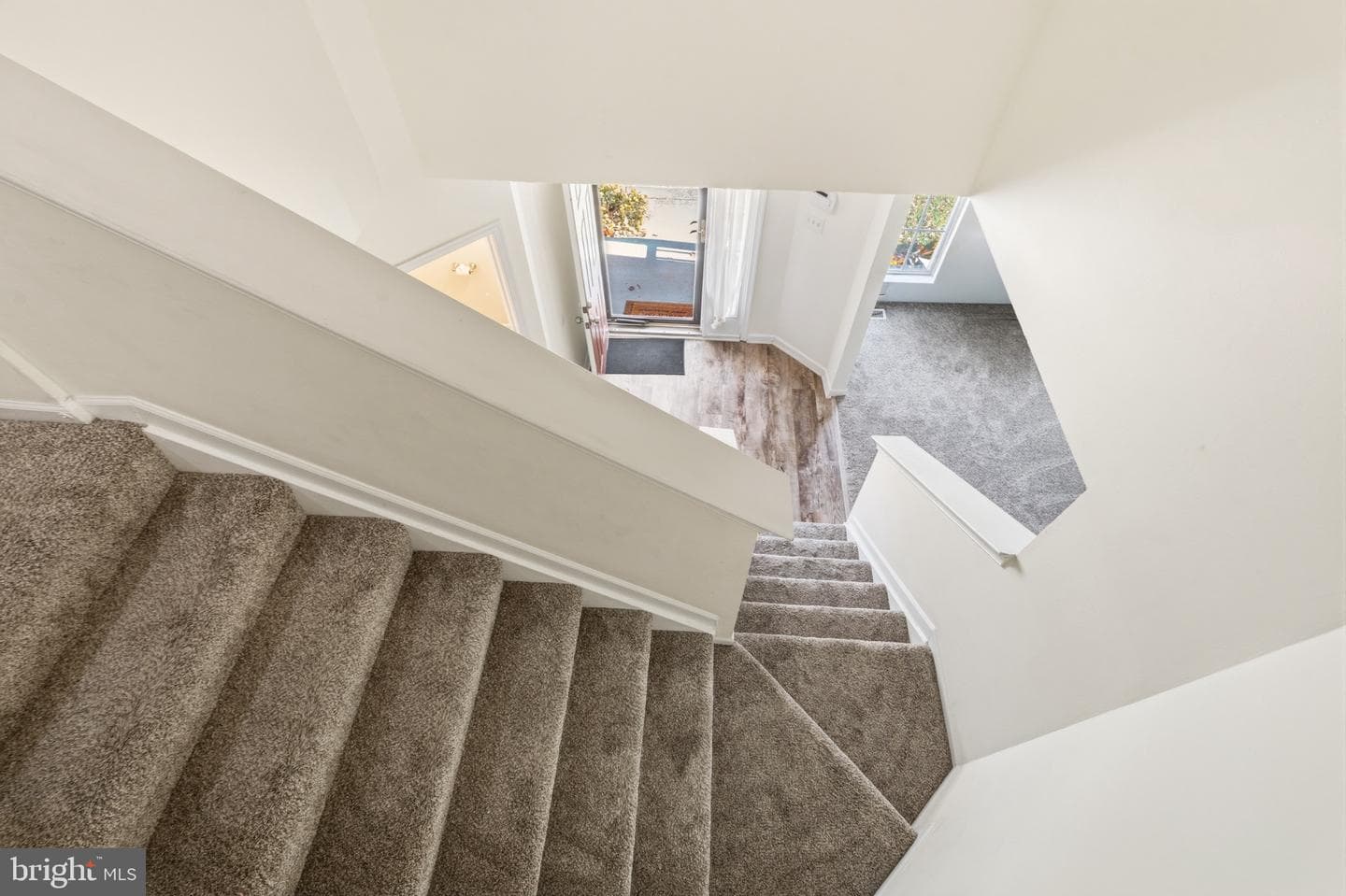 2609 Larissa Court photo 5