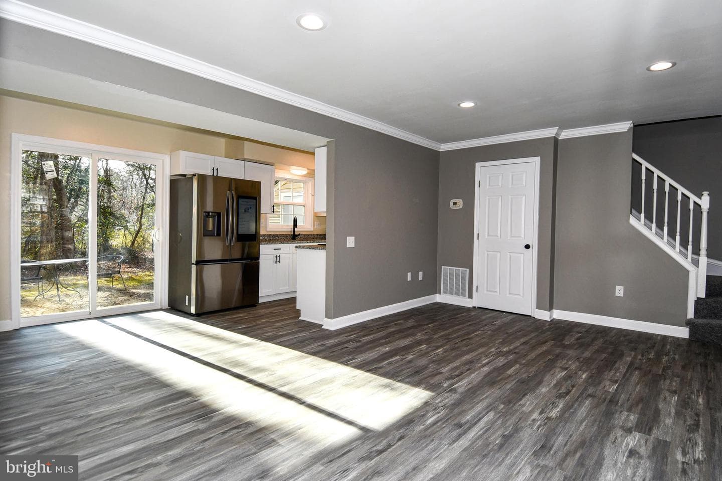 717 Brandon Circle photo 3