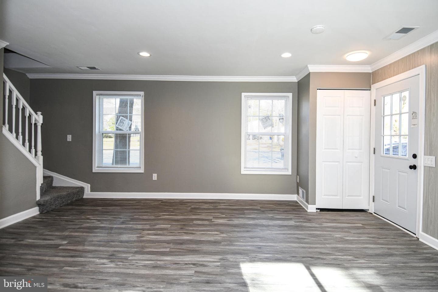717 Brandon Circle photo 7