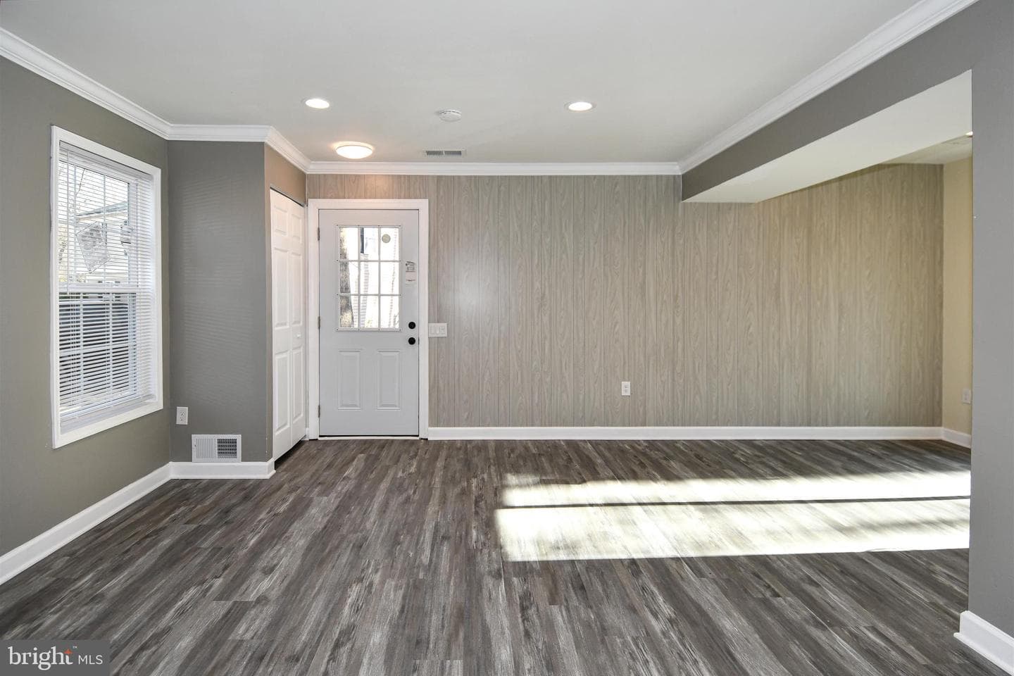 717 Brandon Circle photo 8