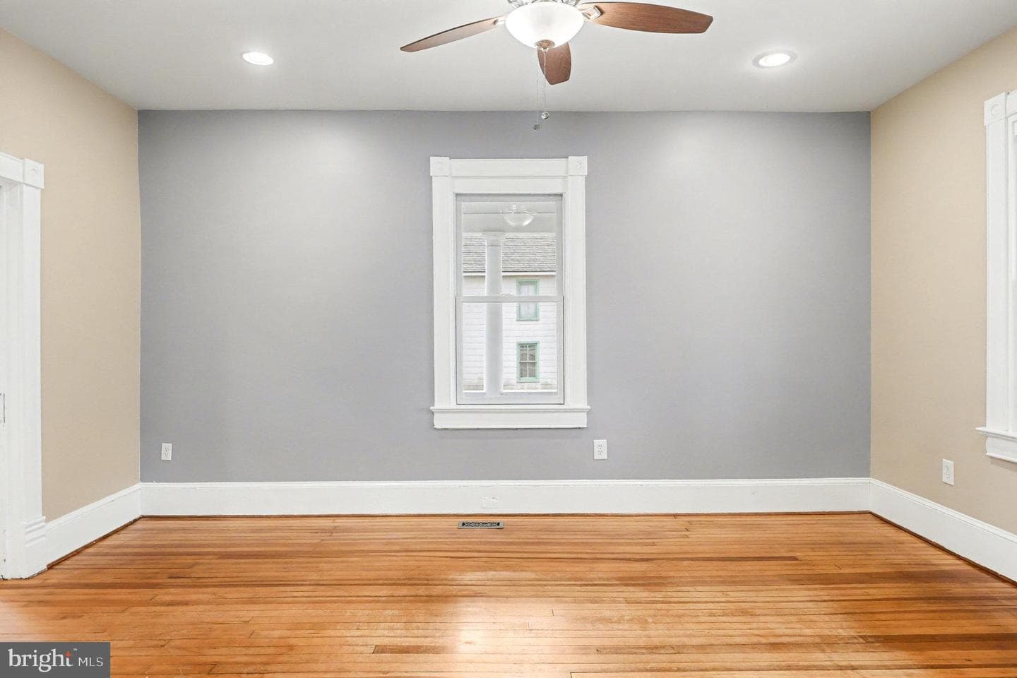 25 Indian Head Avenue photo 14